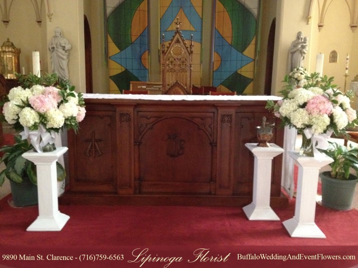 Wedding Flowers at The Butler Mansion in Buffalo NY